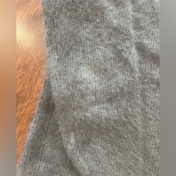 C.T. Plage Limited-Edition Raccoon Fur Brushed Knit Sweater – Grey – Size 36 - Picture 4 of 13